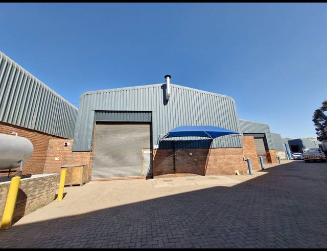 407M² WAREHOUSE TO LET IN JET PARK